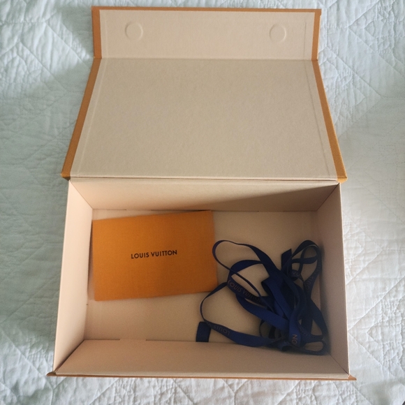Louis Vuitton Orange Gift/Storage Box - Picture 6 of 6